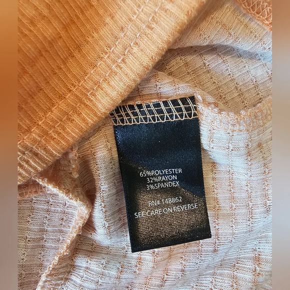 Torrid •Size 4X• Texture Knit High Neck Ruffle Crop Top Tank Peach Bloom NWT - Picture 3 of 6